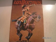 **c Revue Uniformes n°51