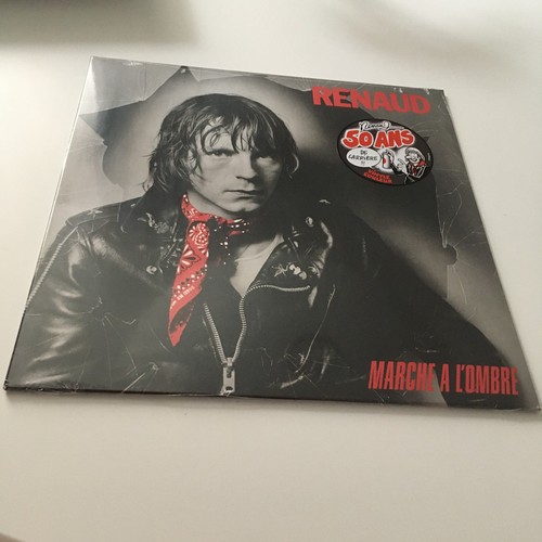 Renaud marche ombre - À, l'ombre