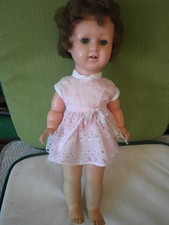 ancienne petite poupée RAYNAL de 35 cm avec ses habit