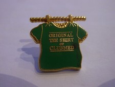 Pin club med doré - pin's,