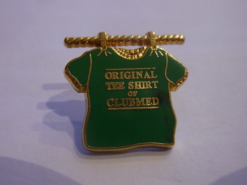 Pin club med doré version - club,