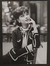 Tailleur COCO CHANEL  haute couture  document photo cut out