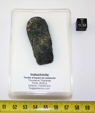 Tectite Indochinite dans une