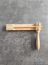 Ancienne Crécelle en Bois