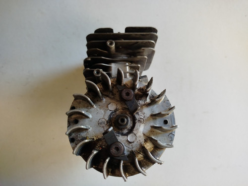 Moteur pour tronconneuse - ,
