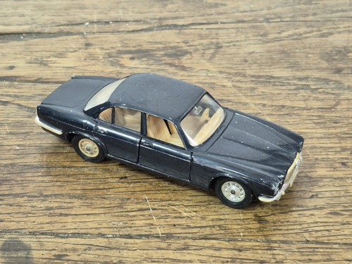 Voiture miniature jaguar xj6 - miniature,