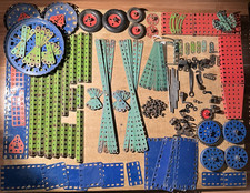 lot meccano Marklin d'occasion de pièces + engrenages+ visseries en état d'usage