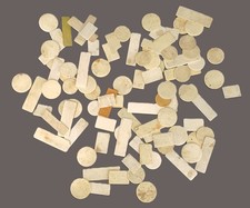 Joli lot de jetons en os pour