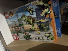 LEGO Jurassic World Attaque du