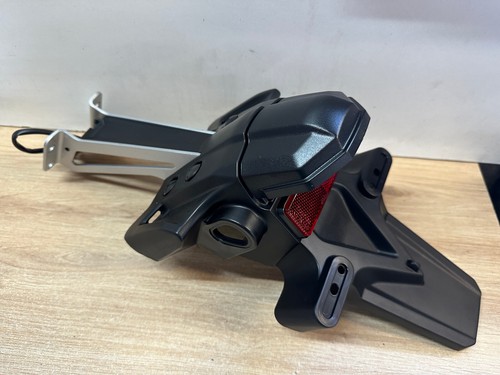 Une bavette arriere support - une,