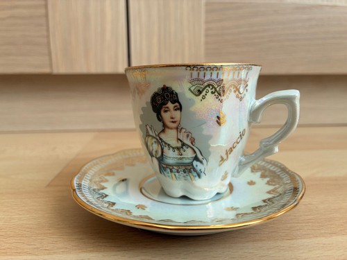 Tasse soucoupe en - et,