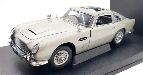 Autoart scale diecast - 1/18,