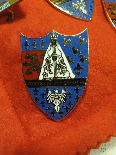 Jolie broche émaillée - jolie,
