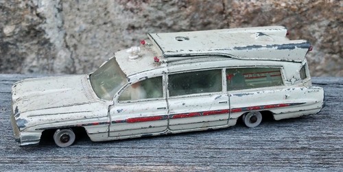 Voiture miniature ambulance - miniature,