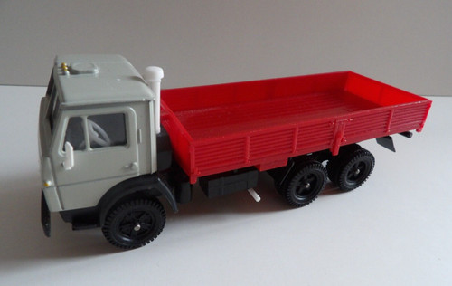 Camion plateau kamaz - 1/43,