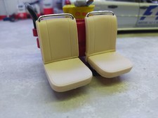 Sièges renault - 1/18,