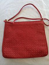 sac à main agneau tressé rouge marque Lancel excellent état porté 1 fois