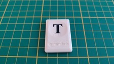 Tuile lettre T pièce