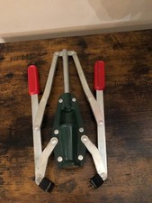 BOUCHONNEUSE MANUELLE DEUX