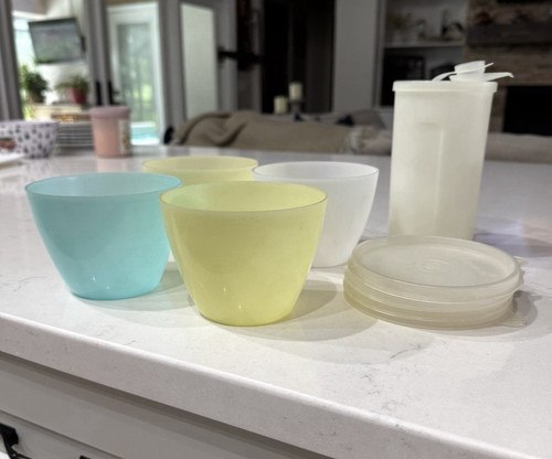 Vintage pastel tupperware - vintage,
