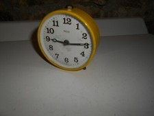 Ancien réveil métal jaune vintage PIQUE West Germany fonctionne 