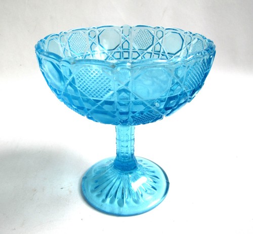 Ancienne petite coupe sur pied - petite,