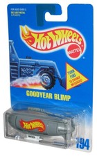 Hot Wheels Goodyear Blimp Gris