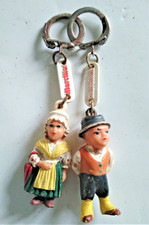 2 Porte-clés Key ring  Figurine  Lorraine? Savoie? Fromage Marcillat an. 60