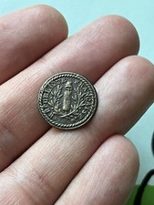 Bouton Troupe Revolutionaire