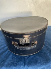 Ancienne boîte à chapeau en