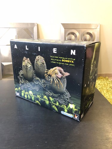 Statue alien birth 3 - alien,