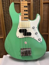 Guitare basse Yamaha Attitude