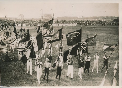Calais 1930 défilé - c.,