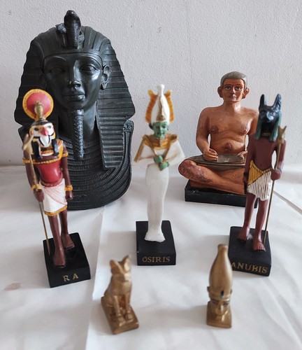 Egypte.Papyrus.Statuettes