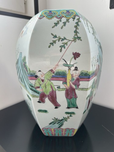 Pot gingembre porcelaine de - pot, a