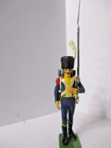 Figurine historex socle - 1/32,