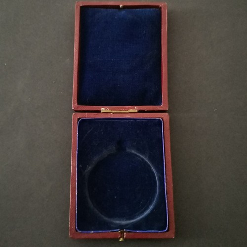 Boite vide ancienne pour - vide,