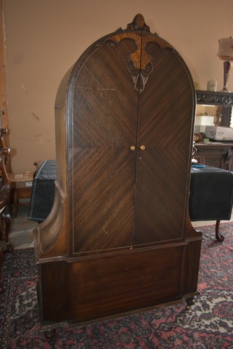 Antique art deco gentleman - art,
