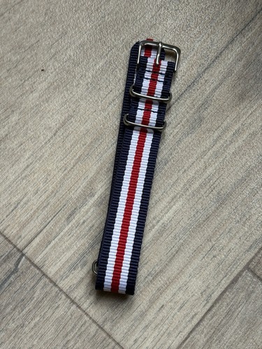 Bracelet montre nato neuf - de,
