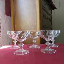 5 coupes a champagne en