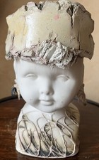 Buste jeune fille des îles à