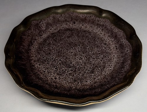 Petite assiette plate - plate, signée