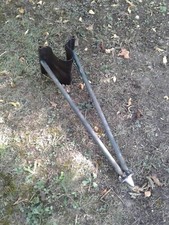 Siège de chasse vintage 50's conçu pour terrain très accidenté et pentu