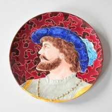 Sarreguemines. Majolica. Plat en faïence à décor d'un portrait d'homme, fin XIXe