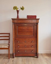 Honoré, le secrétaire en