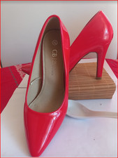 Escarpins rouges vernis à talons aiguilles – Taille 36