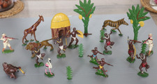 ancien jouet en PLOMB QUIRALU ALUDO B.F GEMALUX VILLAGE AFRICAIN ANIMAUX ARBRES