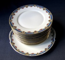 Limoges 12 Assiettes à Dessert + 1 Plat à Gâteau en Porcelaine