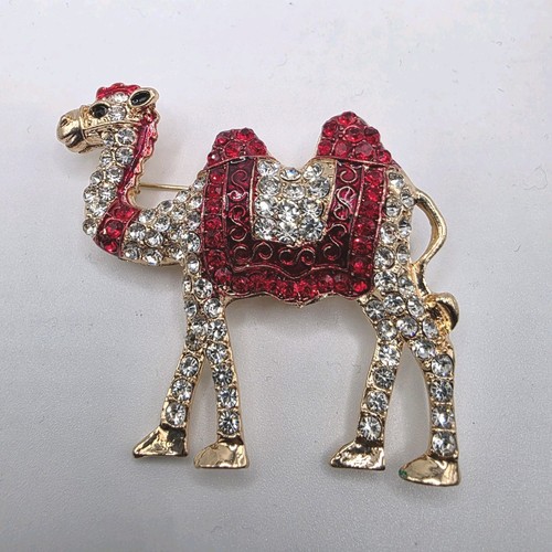 Goldtone camel brooch - goldtone, pin
