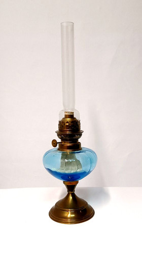 Ancienne lampe petrole - à,